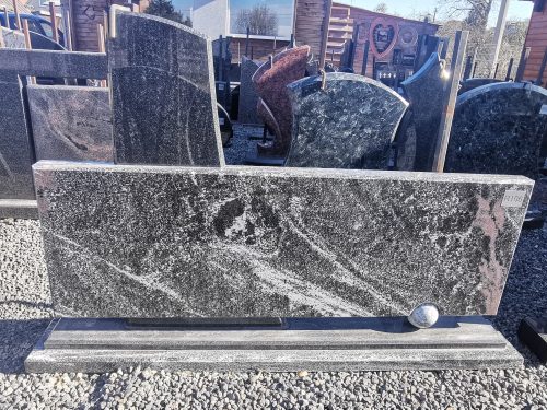 Dviejų dalių paminklas Gabro Diabaz ir Ice Tundra
